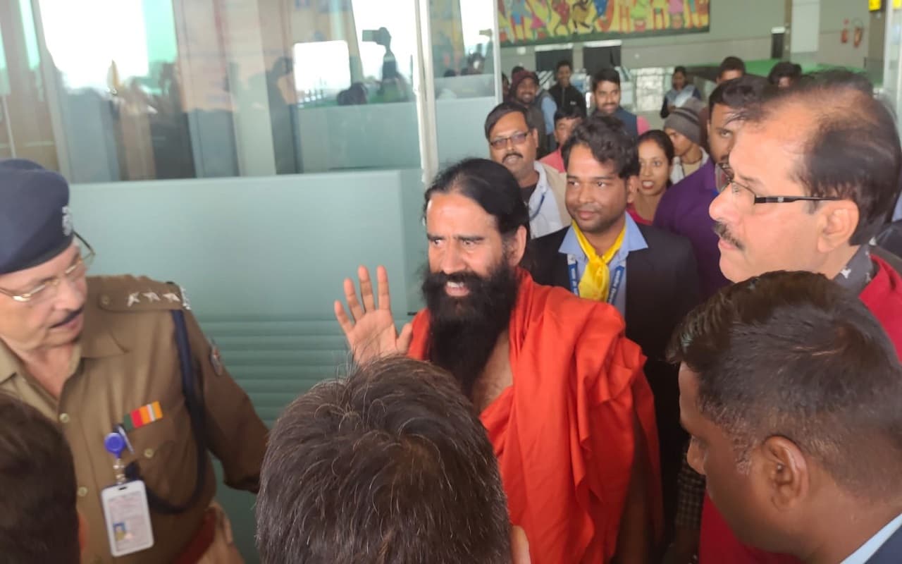 योग गुरु बाबा रामदेव आज आएंगे देवघर, बाबा बैद्यनाथ मंदिर में करेंगे पूजा योग गुरु बाबा रामदेव आज आएंगे देवघर, बाबा बैद्यनाथ मंदिर में करेंगे पूजा