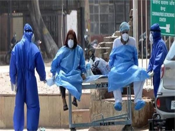 दिल्ली के बाबू जगजीवन राम अस्पताल में डॉक्टर सहित 44 कर्मचारी पॉजिटिव