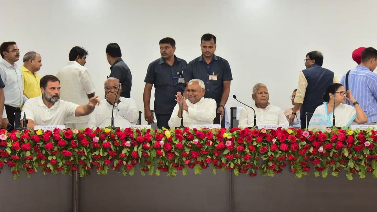 विपक्षी दलों की अगली बैठक में और अधिक नेता हो सकते है शामिल, जानें भाजपा के खिलाफ क्या बन रही रणनीति..