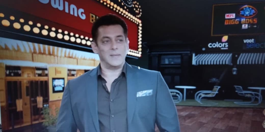 Bigg Boss 14 : सलमान खान ने इस वजह से कम की फीस, कंटस्टेंट्स को दी ये सलाह, पहले सदस्य का नाम कंफर्म