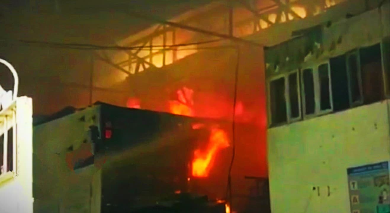 West Bengal Massive Fire: हावड़ा के 100 साल पुराने बर्जर पेंट्स कारखाने में भीषण आग, 22 श्रमिक झुलसे
