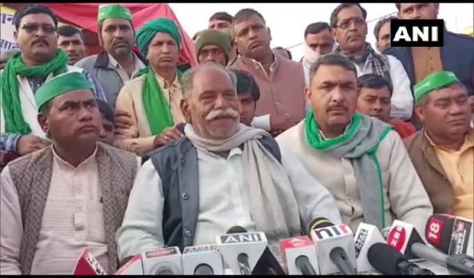 दिल्ली में हुई हिंसा के बाद क्या खत्म हो रहा किसान आंदोलन! चिल्ला बॉर्डर पर उखड़ने लगे टेंट