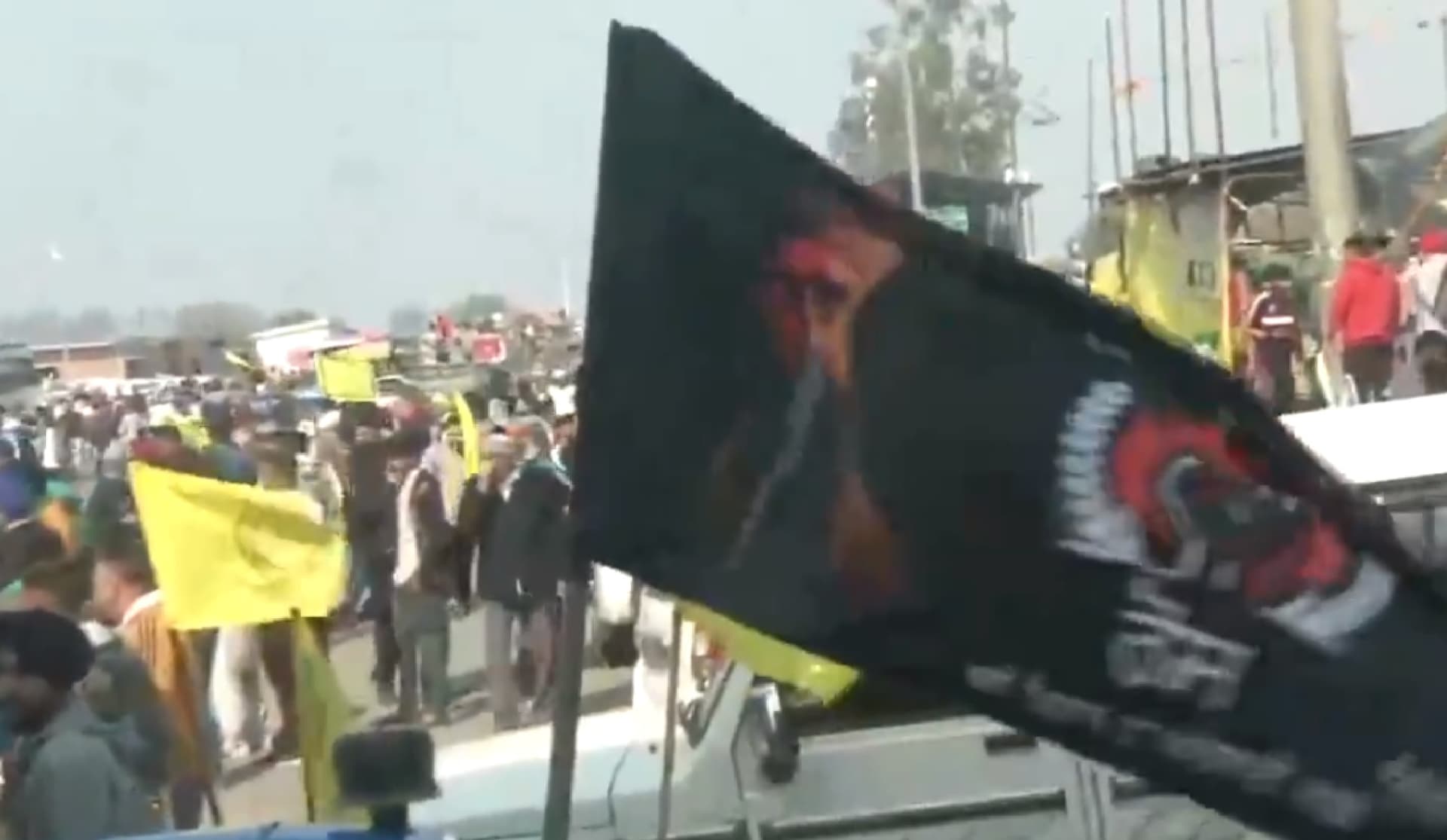 Kisan Andolan Chakka Jam : किसानों के चक्का जाम में लहराया भिंडरावाले की तसवीर वाला झंडा, टिकैत ने दी सफाई