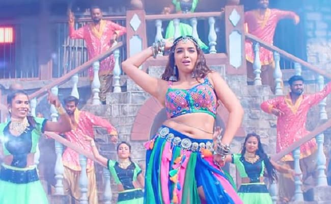 यूट्यूब क्वीन आम्रपाली दुबे का धमाकेदार गाना, ‘लगा के वैसलीन’ आउट