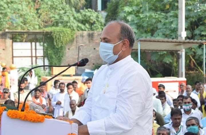 Bihar News : मोदी सरकार में मंत्री बनने से चूके थे, अब सीएम नीतीश ने बनाया JDU का अध्यक्ष, जानिए RCP Singh के बारे में…