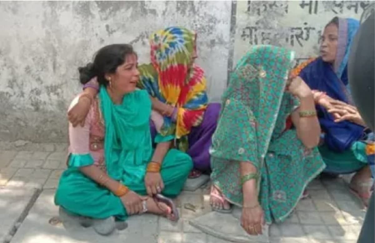 बरेली: क्लीनिक जा रही महिला स्वास्थ्यकर्मी को ओवरलोड ट्रक ने रौंदा, मौके पर हुई मौत, वाहन चालक फरार