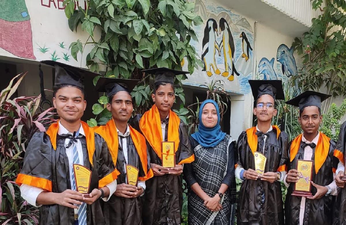 बरेली के दिव्यांग बेबी मुस्कान ने 12वीं में हासिल किए 80 फीसद अंक, जानें शहर के होनहार बच्चों की सफलता का राज
