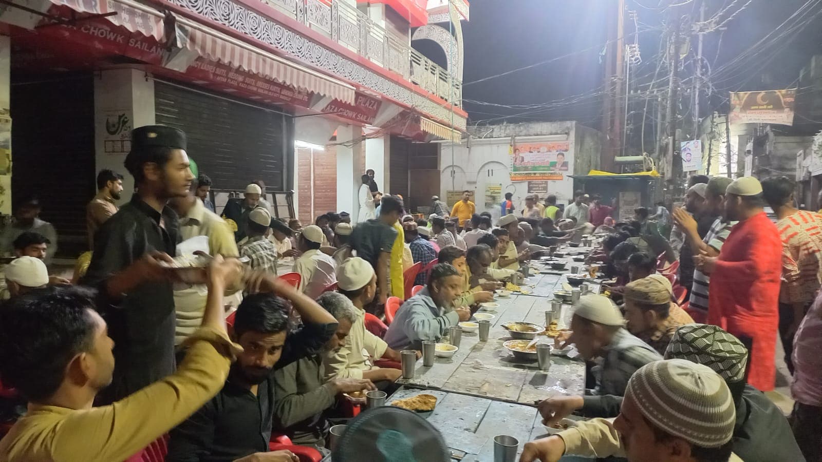 बरेली के सैलानी पर सहरी की एक अलग रौनक, फजर नमाज के बाद बंद होता है मार्केट, शहर के कोने-कोने से आते हैं लोग