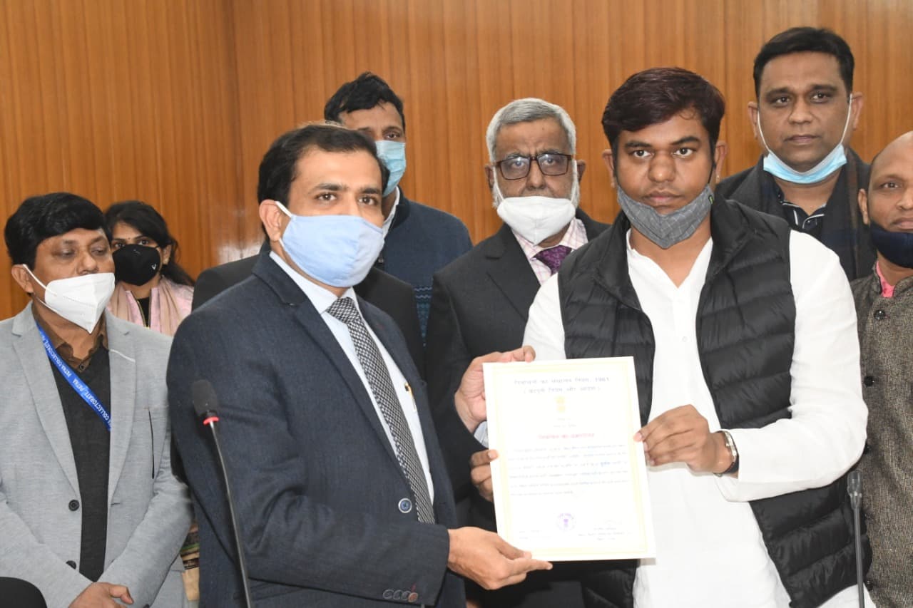 मुकेश सहनी और शाहनवाज हुसैन बिहार विधान परिषद के लिए निर्वाचित, क्या नीतीश कैबिनेट में होंगे शामिल? मुकेश सहनी और शाहनवाज हुसैन बिहार विधान परिषद के लिए निर्वाचित, क्या नीतीश कैबिनेट में होंगे शामिल?