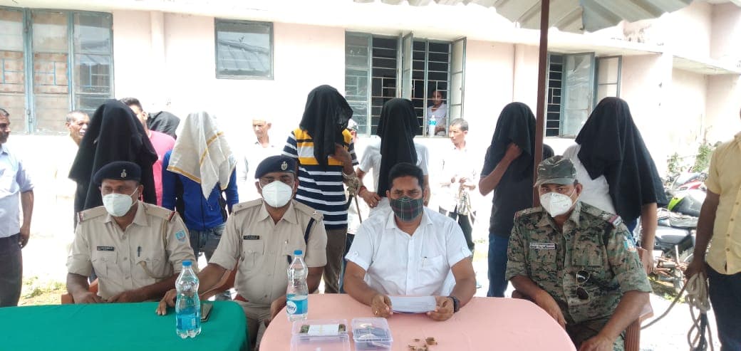 10 लाख के इनामी नक्सली समेत अन्य के जुटने की जानकारी मिलते ही एक्शन में आयी पुलिस, चतरा के मरगड़हा में मुठभेड़