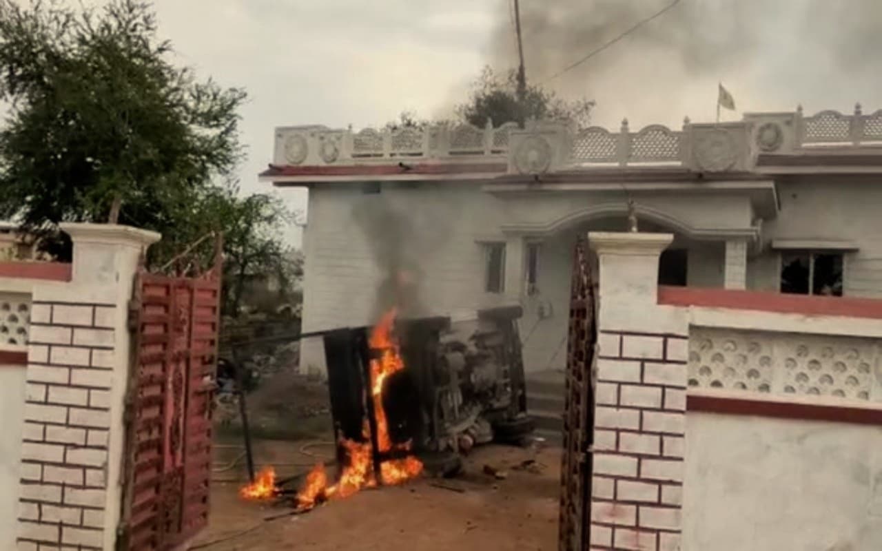 छत्तीसगढ़ में सांप्रदायिक झड़प, एक की मौत, तीन पुलिसकर्मी घायल