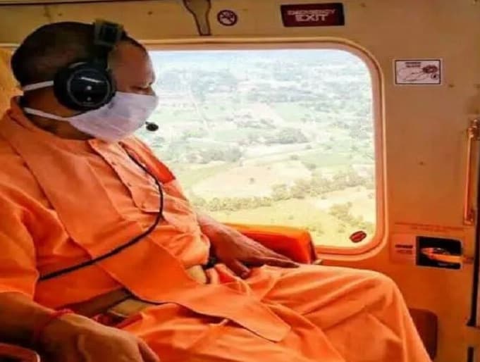 UP: सीएम योगी ने पूर्वांचल के बाढ़ ग्रस्त क्षेत्रों का किया निरीक्षण, DM से मांगी राहत कार्यों की रिपोर्ट