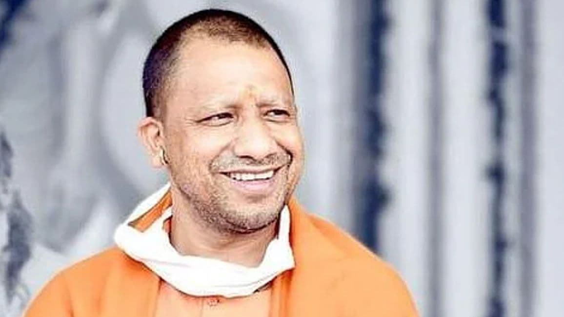 सीएम योगी आद‍ित्‍यनाथ ने 332 आबकारी आरक्षियों को दिए नियुक्ति पत्र, दावा- जेल में बंद हैं शराब माफ‍िया