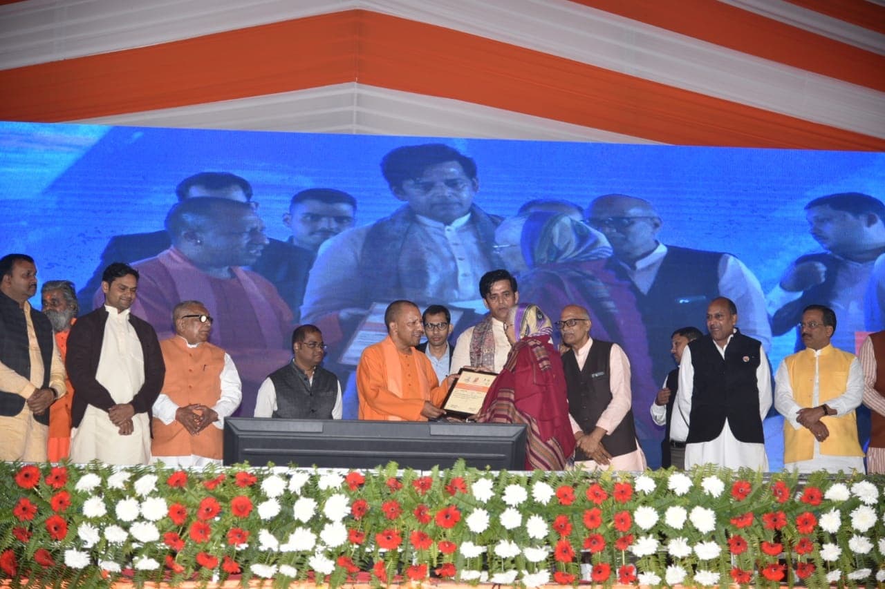 Gorakhpur News: सीएम योगी ने गोरखपुर को दी 1822 करोड़ की सौगात, चार प्रमुख परियोजनाओं का किया शिलान्यास
