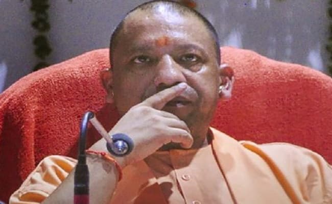 COVID-19 : CM योगी की अपील, कोरोना संकट से निपटने के लिए एक-एक करोड़ रुपये और एक माह का वेतन दान करें यूपी के MLA-MLC