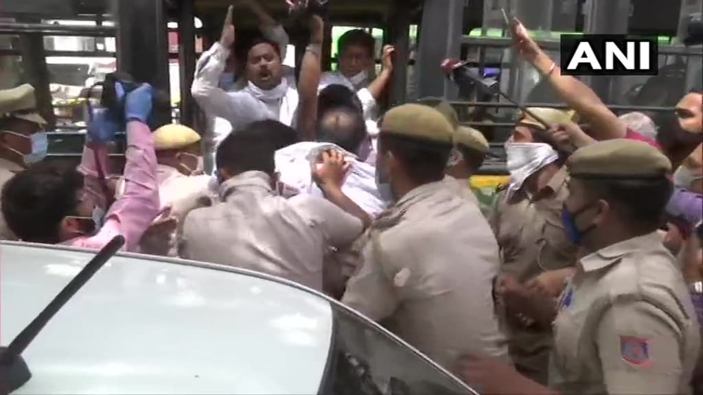 Petrol/Diesel Price LIVE: दिल्ली से लेकर पटना तक कांग्रेस का हल्लाबोल, पेट्रोल-डीजल की बढ़ती कीमतों के खिलाफ देशभर में प्रदर्शन