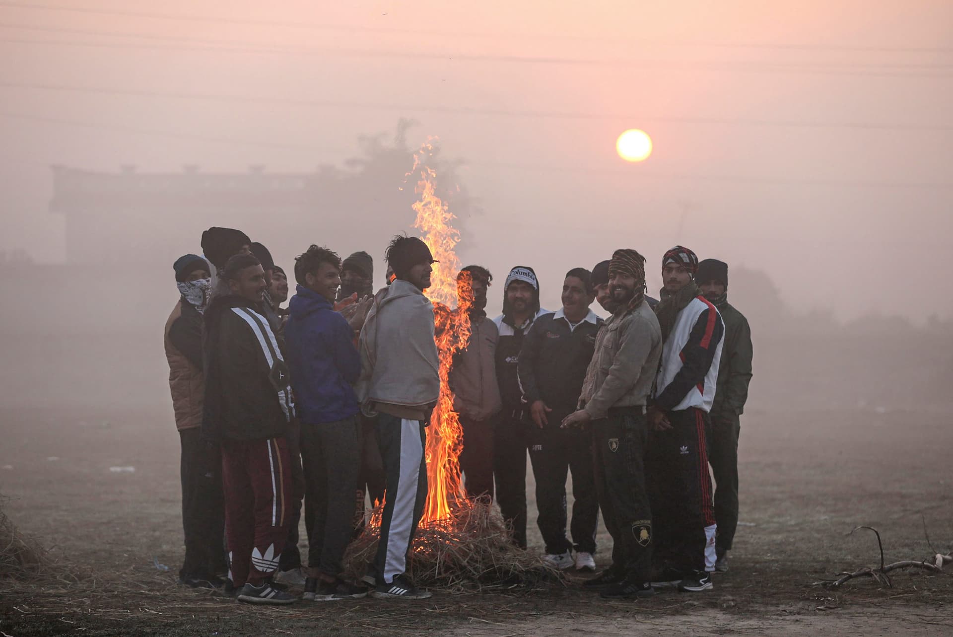 Weather News Today: तापमान में गिरावट जारी, जानें यूपी-बिहार सहित अन्य राज्यों में कैसा रहने वाला है मौसम Weather News Today: तापमान में गिरावट जारी, जानें यूपी-बिहार सहित अन्य राज्यों में कैसा रहने वाला है मौसम