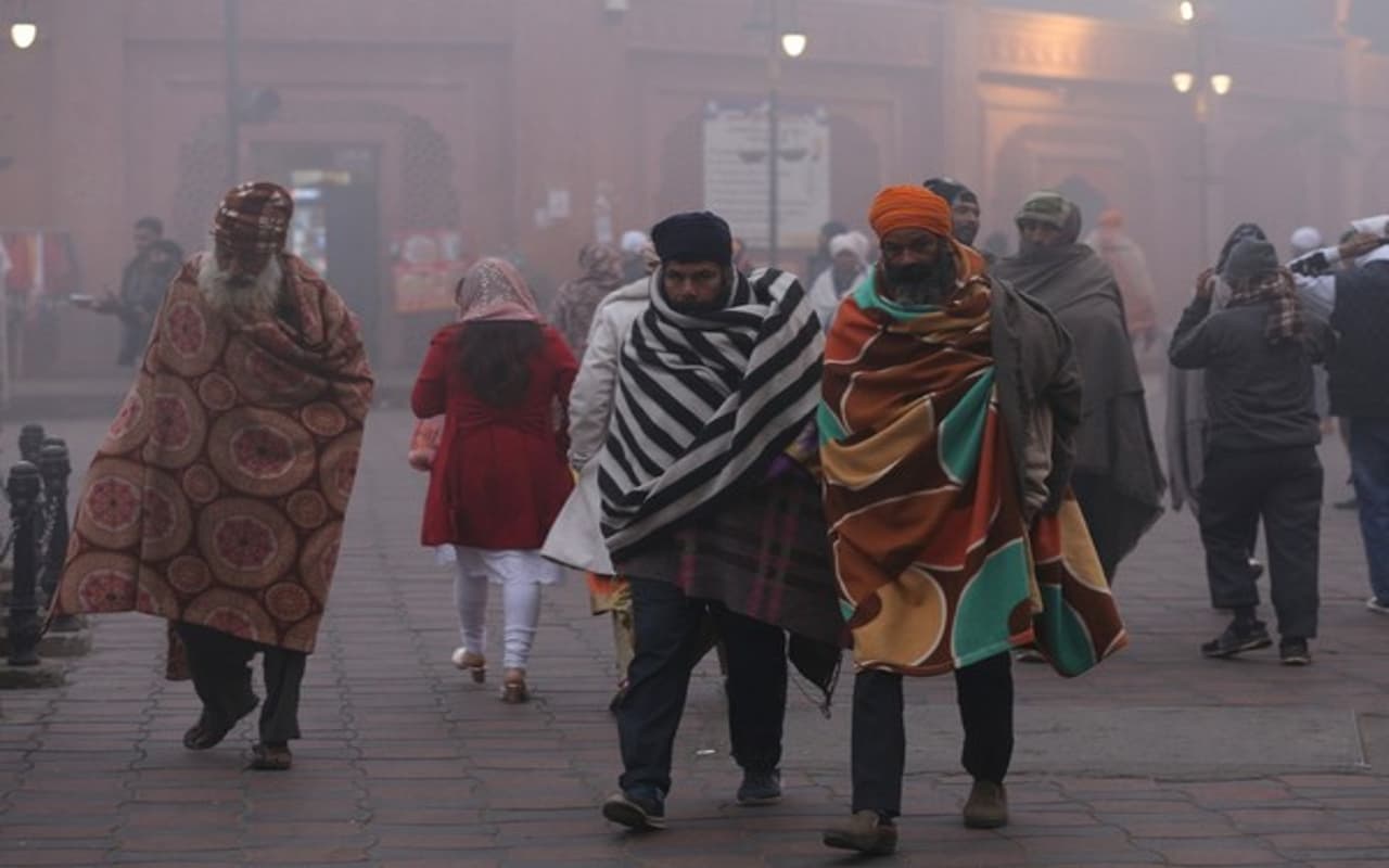 Weather Forecast: पंजाब व हरियाणा में कड़ाके की ठंड, कई स्थानों पर न्यूनतम तापमान सामान्य से नीचे