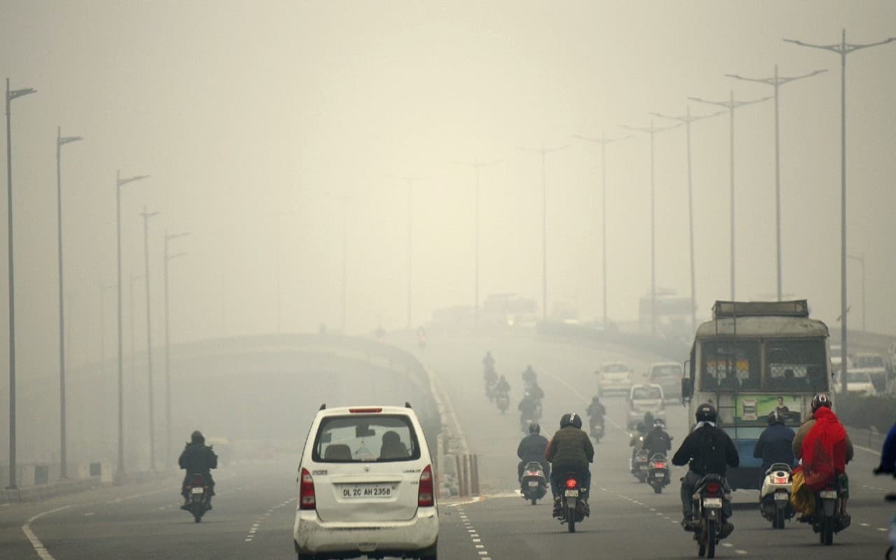 Weather Forecast: उत्तर भारत में शीतलहर से नहीं मिलेगी राहत, आने वाले दिनों में बढ़ सकती है ठंड