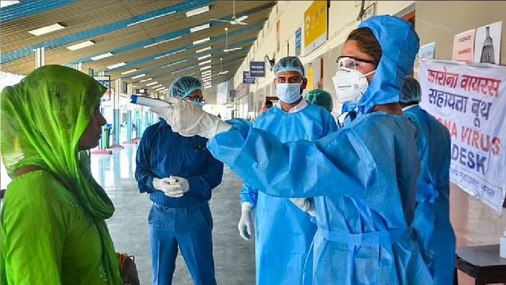 डरा रहे हैं कोरोना के आंकड़े, फिर आये 44,658 नये मामले, 496 लोगों की मौत, केरल महाराष्ट्र में हालात बेकाबू