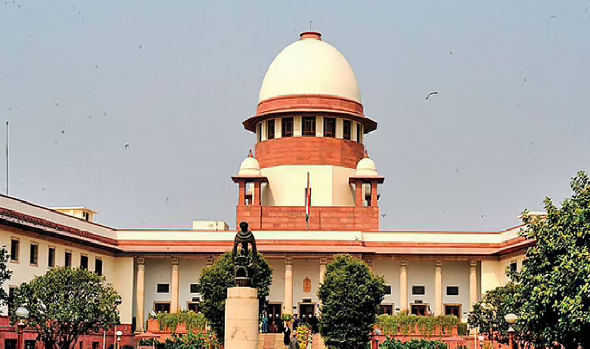 तीन करोड़ राशन कार्ड रद्द करने और भूख से हुई मौत पर सुप्रीम कोर्ट ने केंद्र और राज्य सरकार से मांगा जवाब