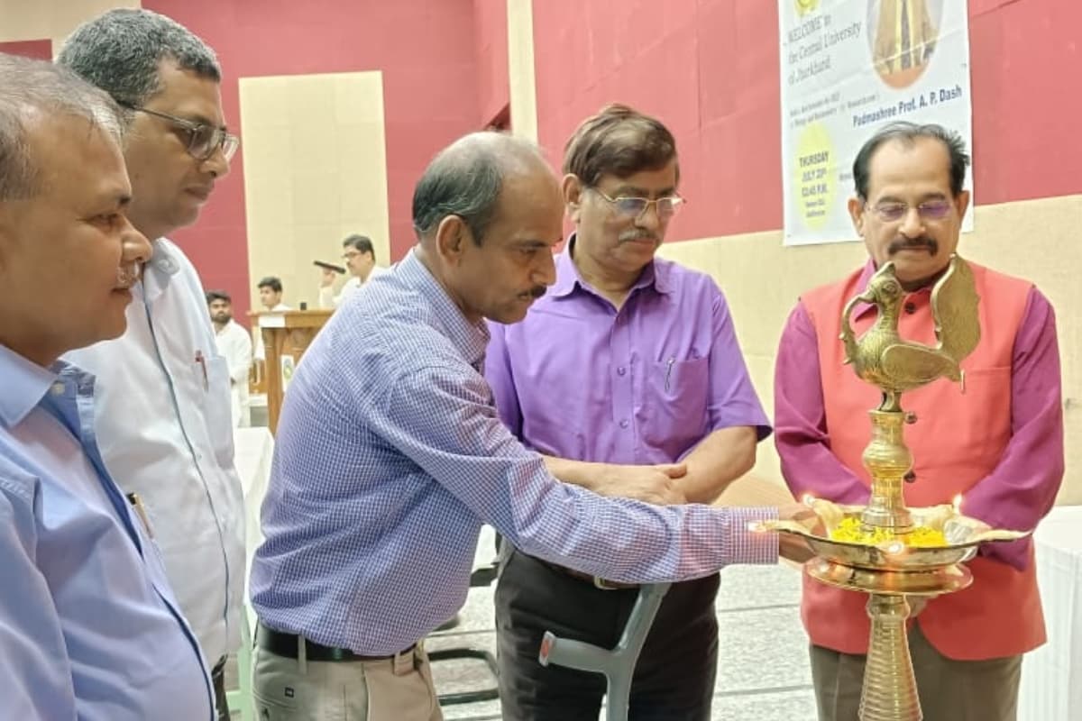झारखंड: नयी शिक्षा नीति में शोध पर सीयूजे में क्या बोले पद्मश्री प्रोफेसर एपी दाश? झारखंड: नयी शिक्षा नीति में शोध पर सीयूजे में क्या बोले पद्मश्री प्रोफेसर एपी दाश?