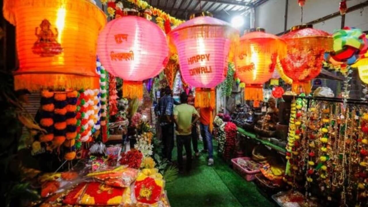 Diwali 2023 पर शुरू करें 100 रुपये से इन Government Saving Scheme में निवेश, मैच्युरिटी पर मिलेगा बड़ा फंड Diwali 2023 पर शुरू करें 100 रुपये से इन Government Saving Scheme में निवेश, मैच्युरिटी पर मिलेगा बड़ा फंड