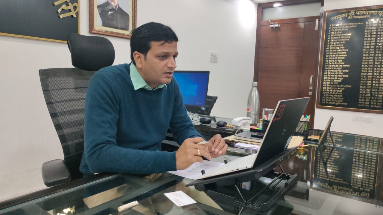 जांच के घेरे में छविरंजन की छवि, हाईकोर्ट ने सरकार से पूछा- किस किस मामले में आरोपी है रांची डीसी