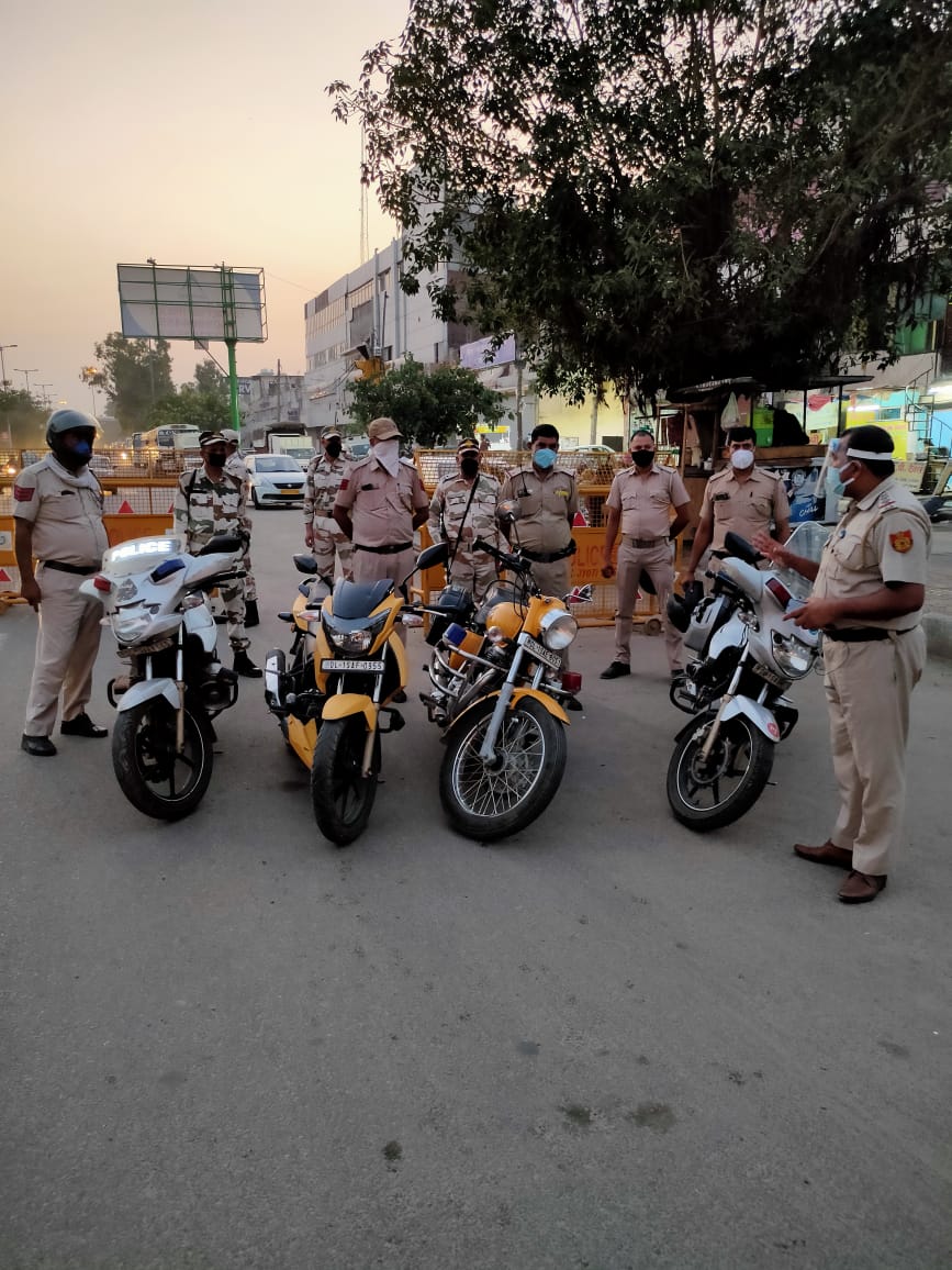 दिल्ली में आतंकी हमले की आशंका ! हाई अलर्ट जारी, बॉर्डर पर बढ़ी चौकसी