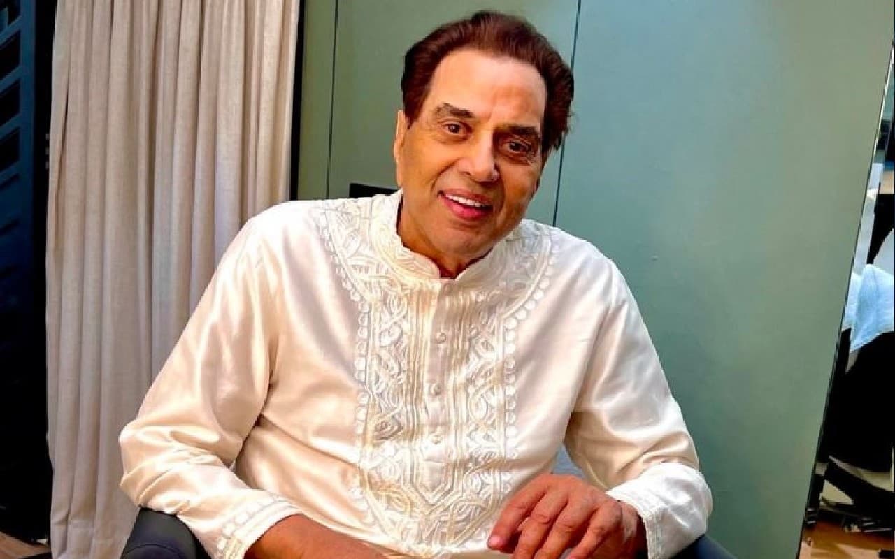 जावेद अख्तर के इस दावे से नाराज हुए धर्मेंद्र, बोले- दिखावे की दुनिया में हकीकत दबी रह जाती है…
