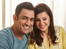 Dhoni के दोस्त ने शेयर की माही की तसवीर, फोटो देख वाइफ साक्षी को सूझी शरारत, मांग लिया अपना हक