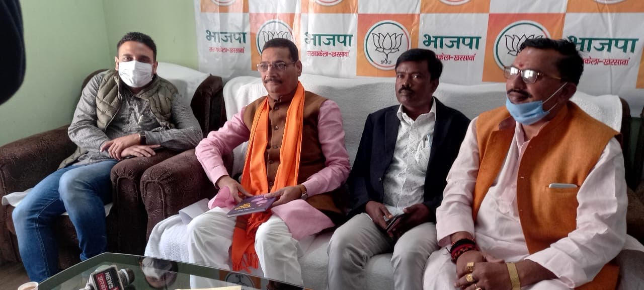 पंचायत चुनाव के बहाने झारखंड बीजेपी अध्यक्ष दीपक प्रकाश ने हेमंत सोरेन सरकार को घेरा, सरकार के एक साल के कार्यकाल पर जारी होगा आरोप पत्र
