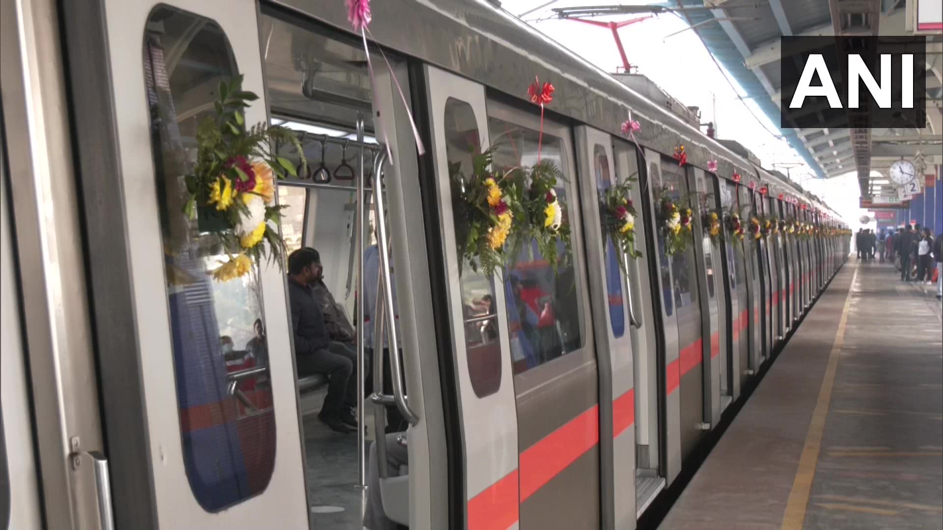 Delhi Metro: 8.2 से 390 किमी का नेटवर्क, 20 साल हुए पूरे, अटल बिहारी वाजपेयी ने दिखाई थी हरी झंडी