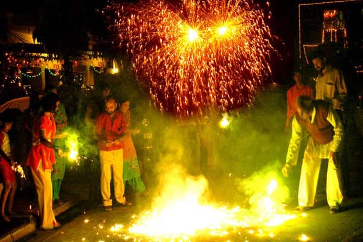 Diwali 2023: देश बंटवारे के बाद पाकिस्तान में रह गया राम मंदिर, यहां देखें खूबसूरत तस्वीरें
