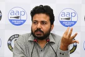 UP By-Election: रामपुर-खतौली में तल्खी के बीच जीत के दावे, सियासी किलों को बचाने और ढहने की दिखी लड़ाई UP By-Election: रामपुर-खतौली में तल्खी के बीच जीत के दावे, सियासी किलों को बचाने और ढहने की दिखी लड़ाई
