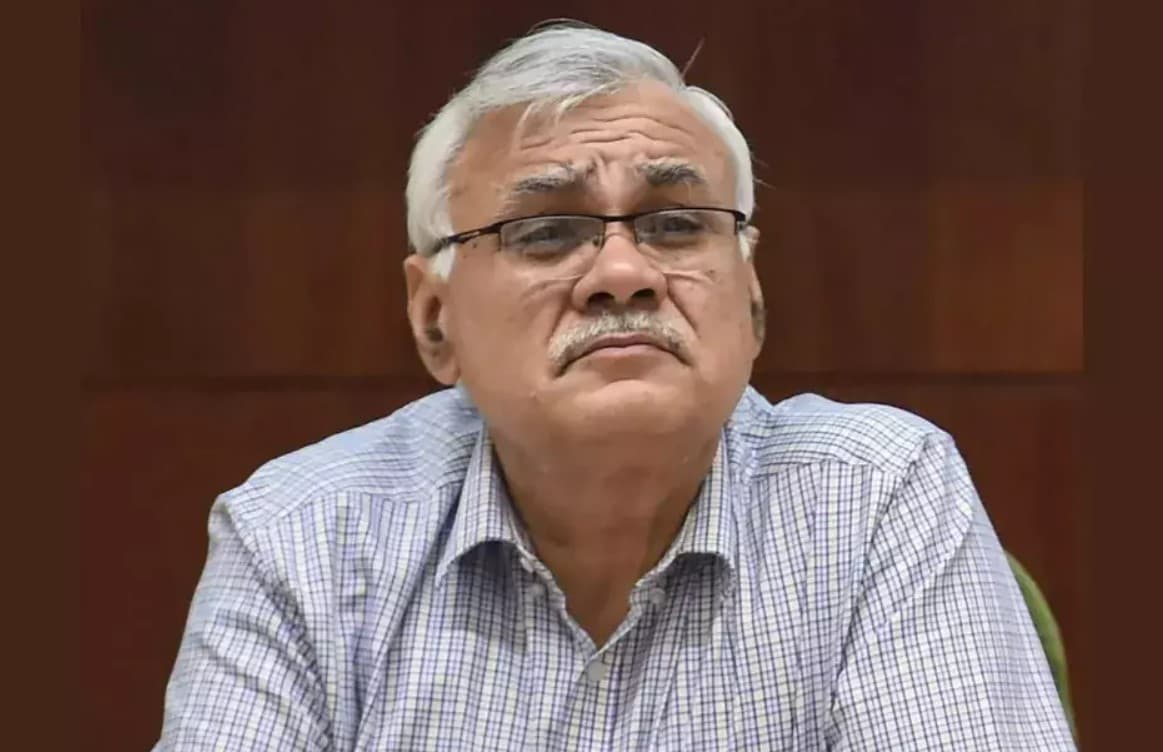 UP News: यूपी के मुख्य सचिव दुर्गाशंकर मिश्रा का बढ़ा कार्यकाल, मिला 1 साल का सेवा विस्तार, जानिए कौन हैं