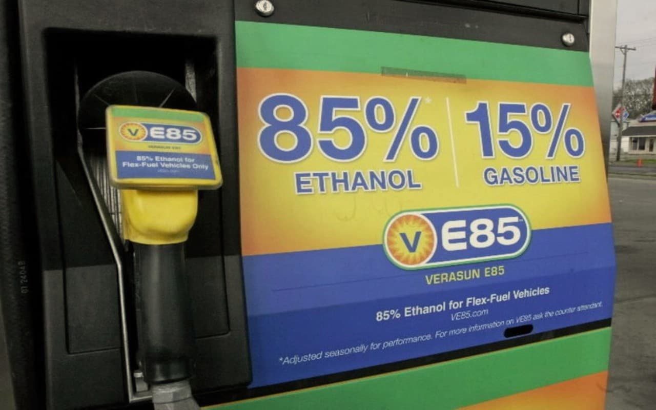 E20 Fuel: पेट्रोल में एथेनॉल मिलाने से क्या होगा फायदा? इसका आपकी जेब पर कितना पड़ेगा असर? जानें विस्तार से