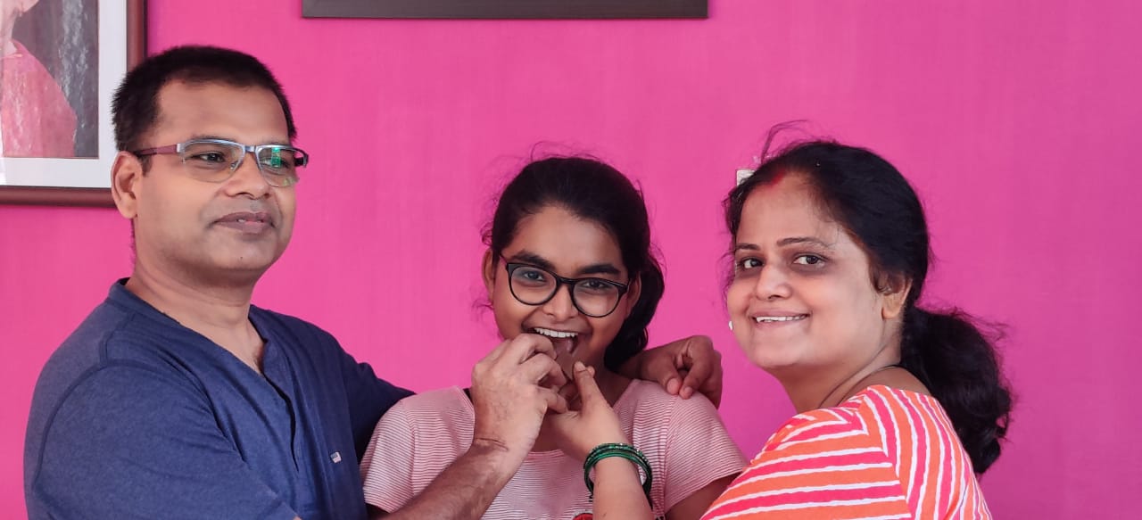 CBSE Result 2020: 99.6 फीसदी अंक लाकर बंगाल टॉपर बनी रामगढ़ की बेटी आस्था, देश में पाया दूसरा स्थान