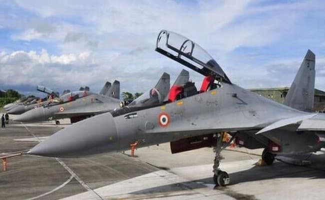 कोरोना वारियर्स को कल फूलों की वर्षा कर सम्मान देंगे वायु सेना के विमान