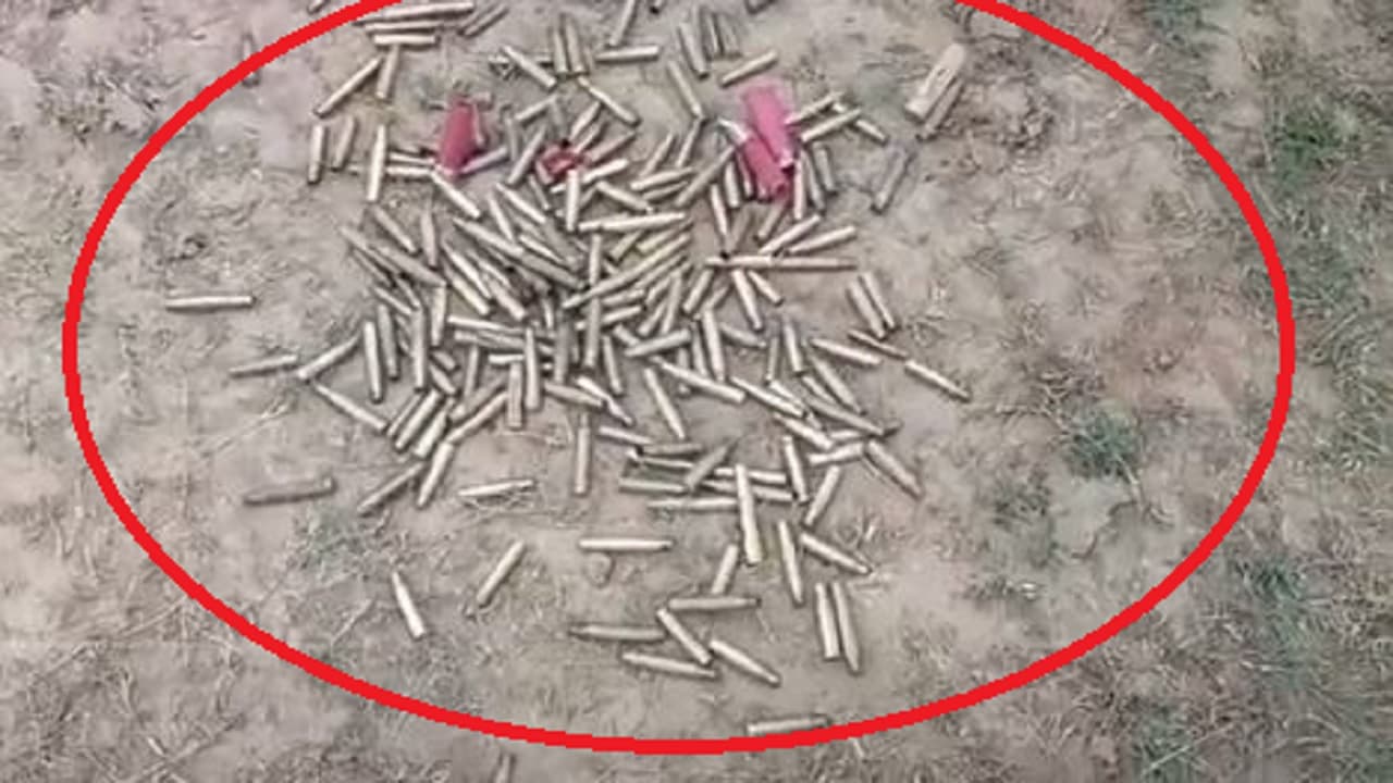 पटना में बालू तस्करों में गैंगवार: AK-47 से भी फायरिंग! हर तरफ बिखरे मिले खोखे, सुबह शवों को लेकर भागे