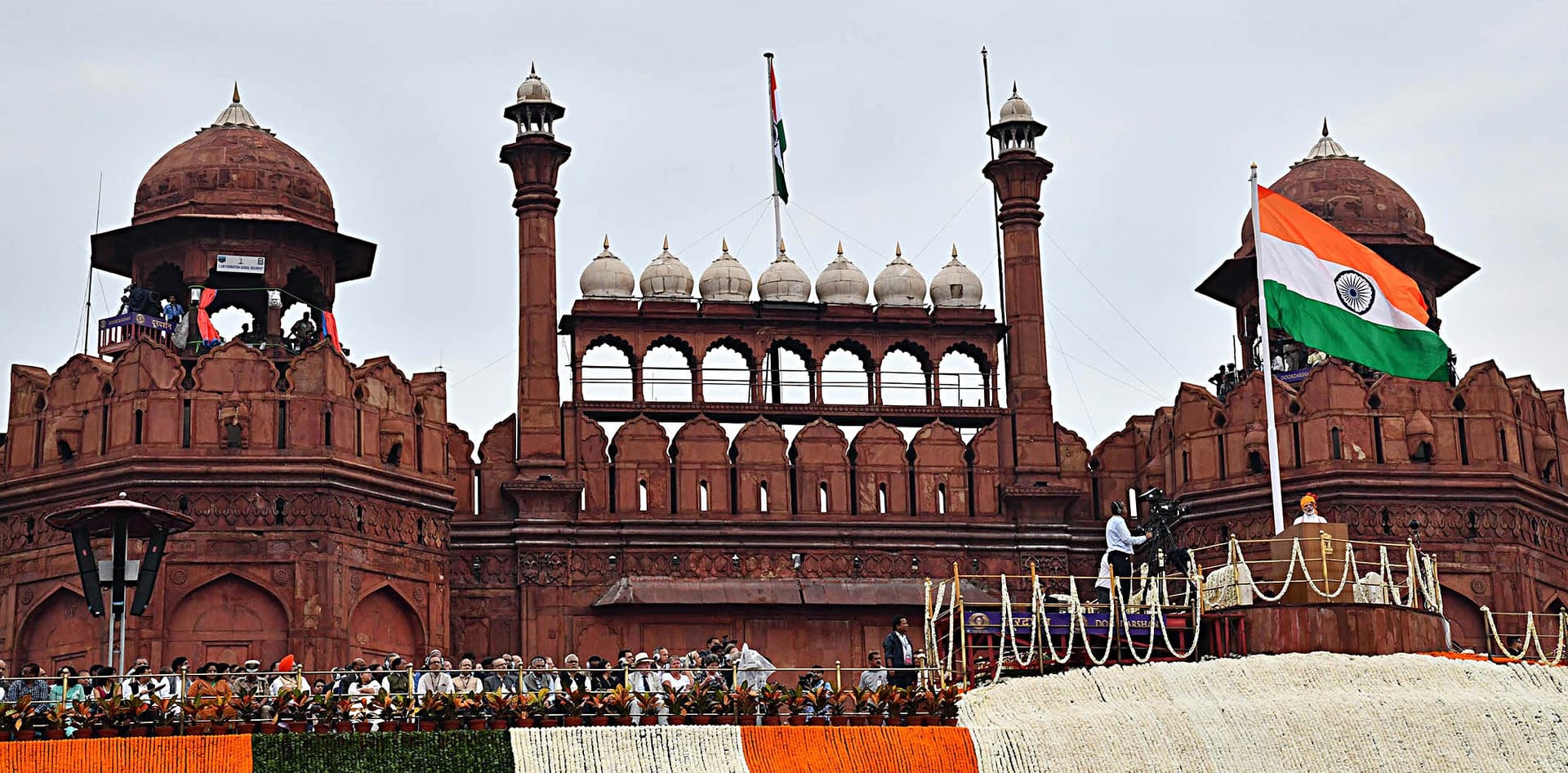 74th Independence day:  स्वतंत्रता दिवस के दिन लाल किले से ही प्रधानमंत्री क्यों फहराते हैं तिरंगा?