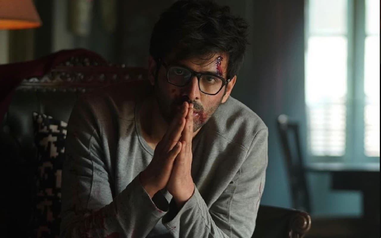 Freddy movie review: फ्रेडी बन कार्तिक ने फिर जीता दिल...रोमांच देखकर दांतों तले उंगलियां दबाएंगे दर्शक