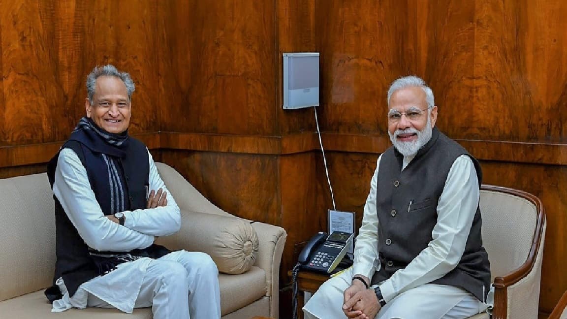 Rajasthan Crisis : सीएम गहलोत की पीएम मोदी को चिट्ठी – सरकार गिराने की हो रही कोशिश, षड्यंत्र में केंद्रीय मंत्री भी शामिल