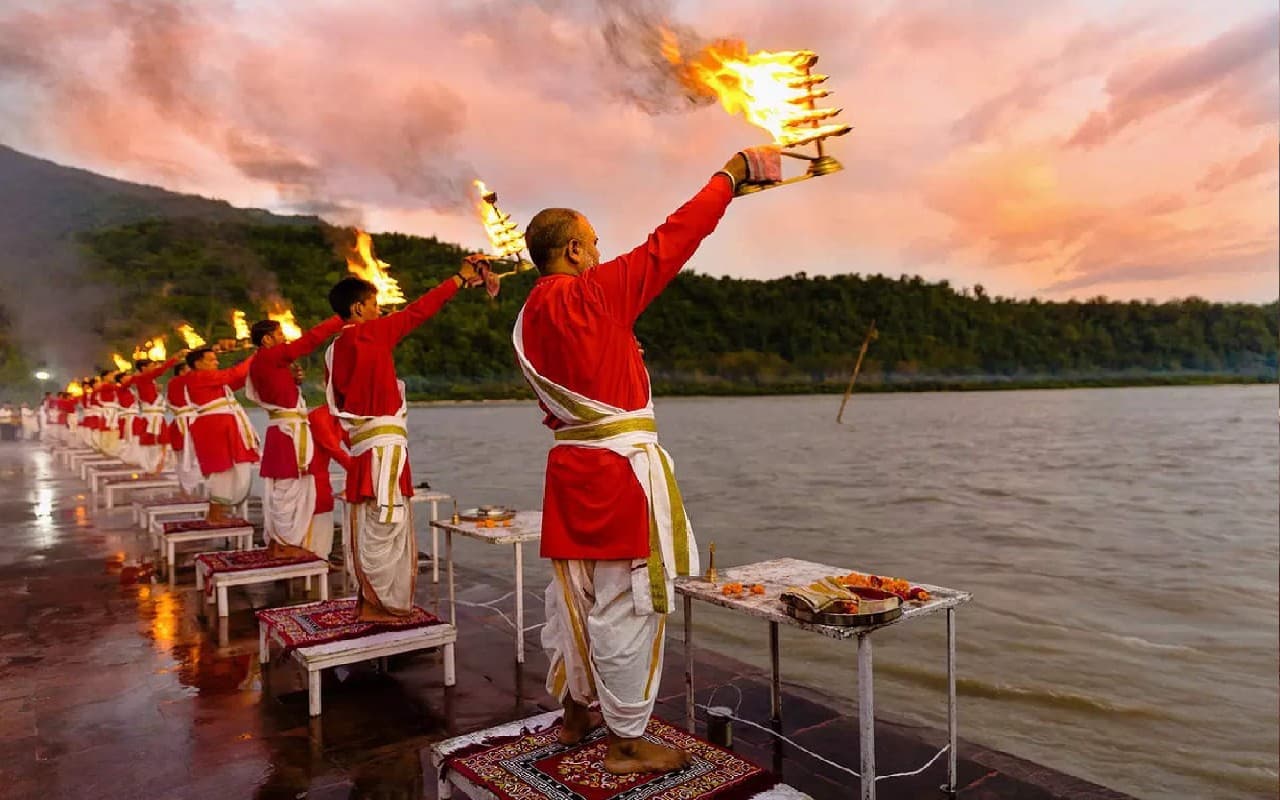 West Bengal News : बनारस के तर्ज पर कोलकाता के प्रिंसेप घाट पर होगी गंगा आरती, शुरु हुई तैयारियां