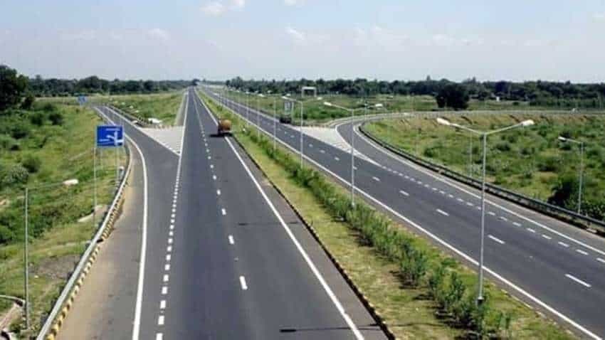 गंगा एक्सप्रेस-वे का निर्माण पकड़ने लगा रफ्तार, पशुओं की आवाजाही पर लगेगी रोक, जानें कब दौड़ेंगे वाहन…