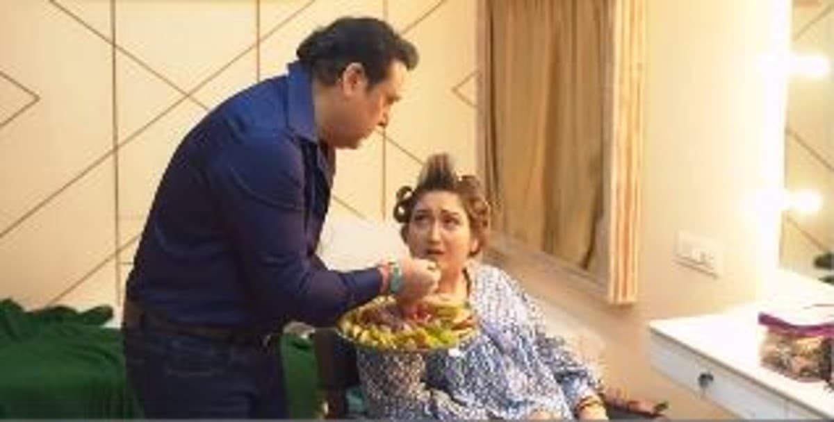 पत्नी सुनीता के लिए Govinda बने ‘जोरू का गुलाम’, हाथों से खाना..कपड़ों को प्रेस करते आए नजर