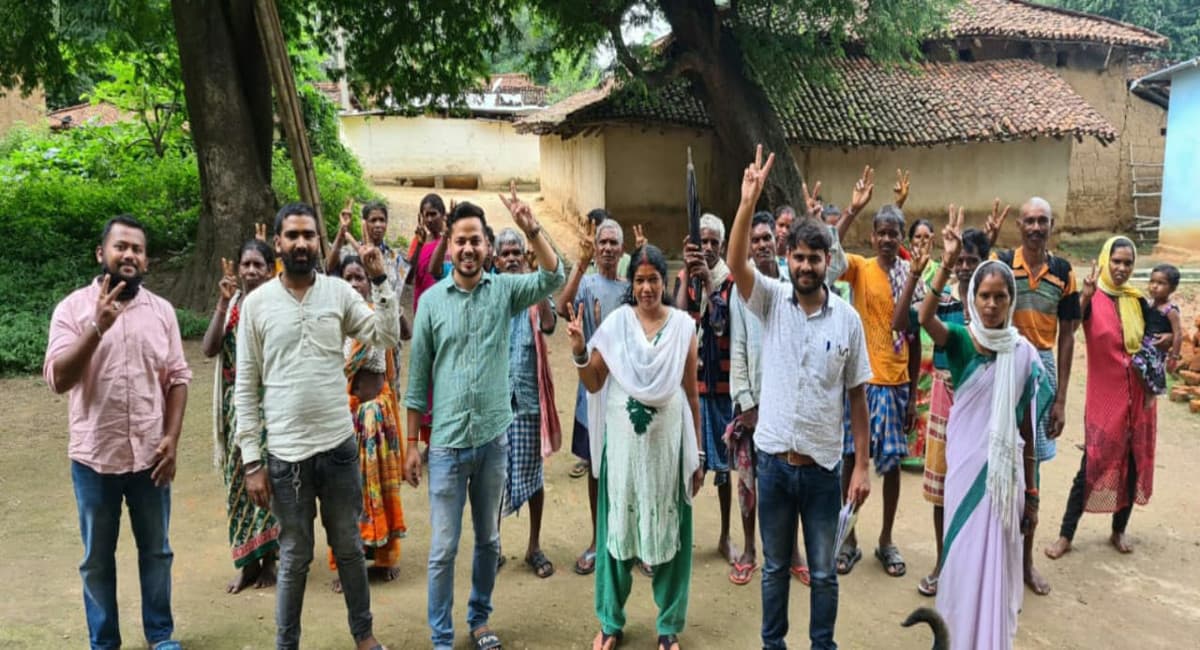 Coronavaccination Update News : गुमला के 5 गांव में 100% हुआ वैक्सीनेशन का फर्स्ट डोज, जागरूकता का दिखा असर