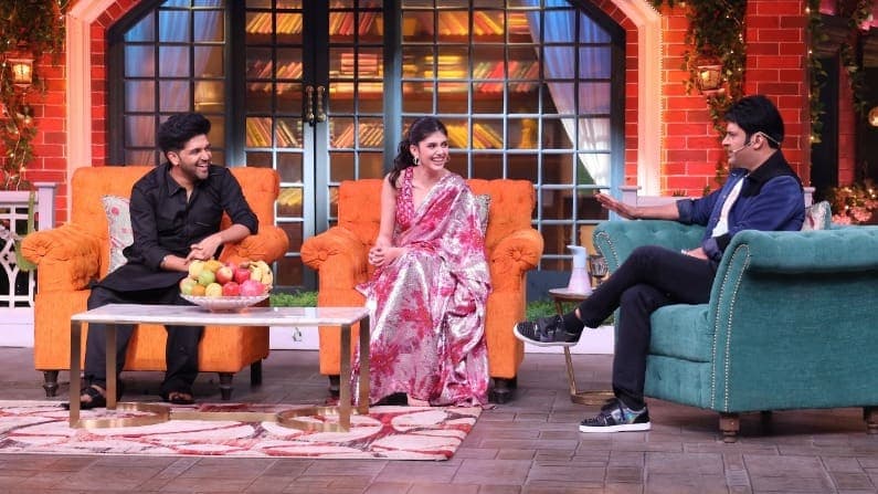 The Kapil Sharma Show : कपिल ने गुरु रंधावा से पूछा- 'बादशाह की पार्टी...', सिंगर ने सवाल सुन छिपा लिया चेहरा, VIDEO