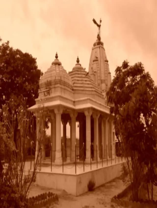 Cursed Durga Temple: शापित दुर्गा मंदिर, जहां सूर्यास्त होते ही आती हैं डरावनी आवाजें
