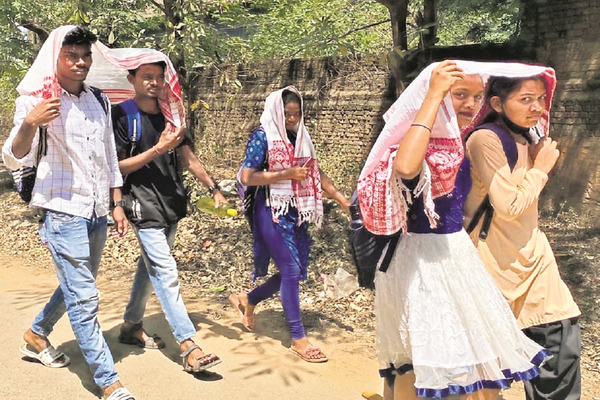 राउरकेल में आसमान से बरसे अंगारे दोपहर में तापमान 40 डिग्री सेल्सियस पार, 16 अप्रैल तक सभी स्कूल बंद